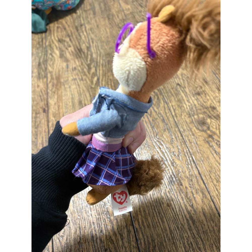 Alvin and the Chipmunks Eleanor Plush TAlvin and the Chipmunks Eleanor Plush Toy - Picture 3 of 3